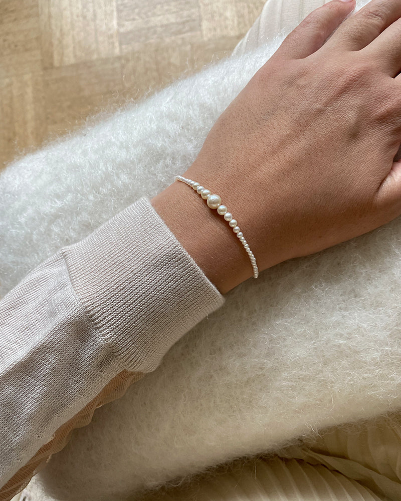 Initial Bracelet Wave